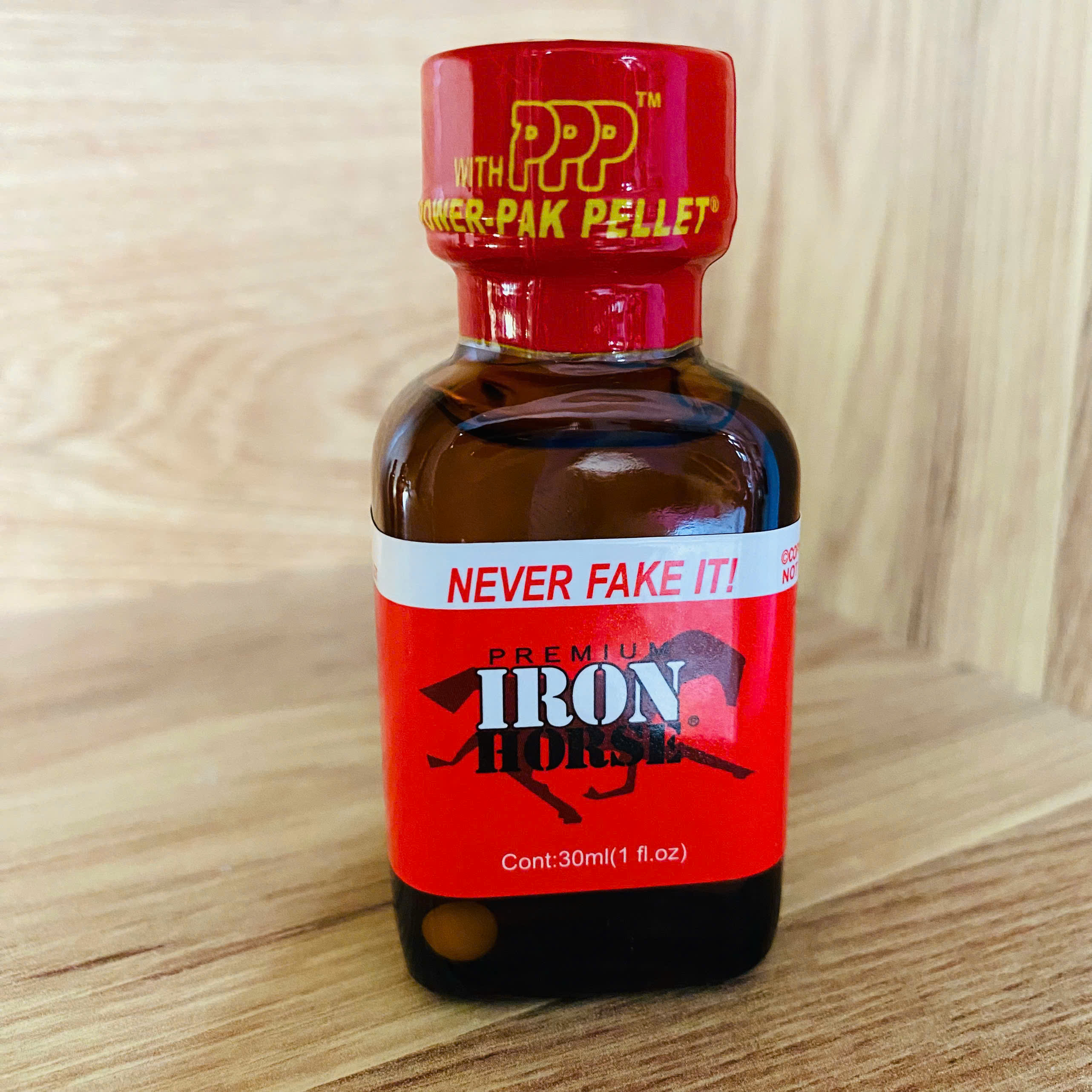 Popper Iron Horse USA 30ml - Kích Thích Mạnh, Chính Hãng, Được Ưa Chuộng Bởi LGBT