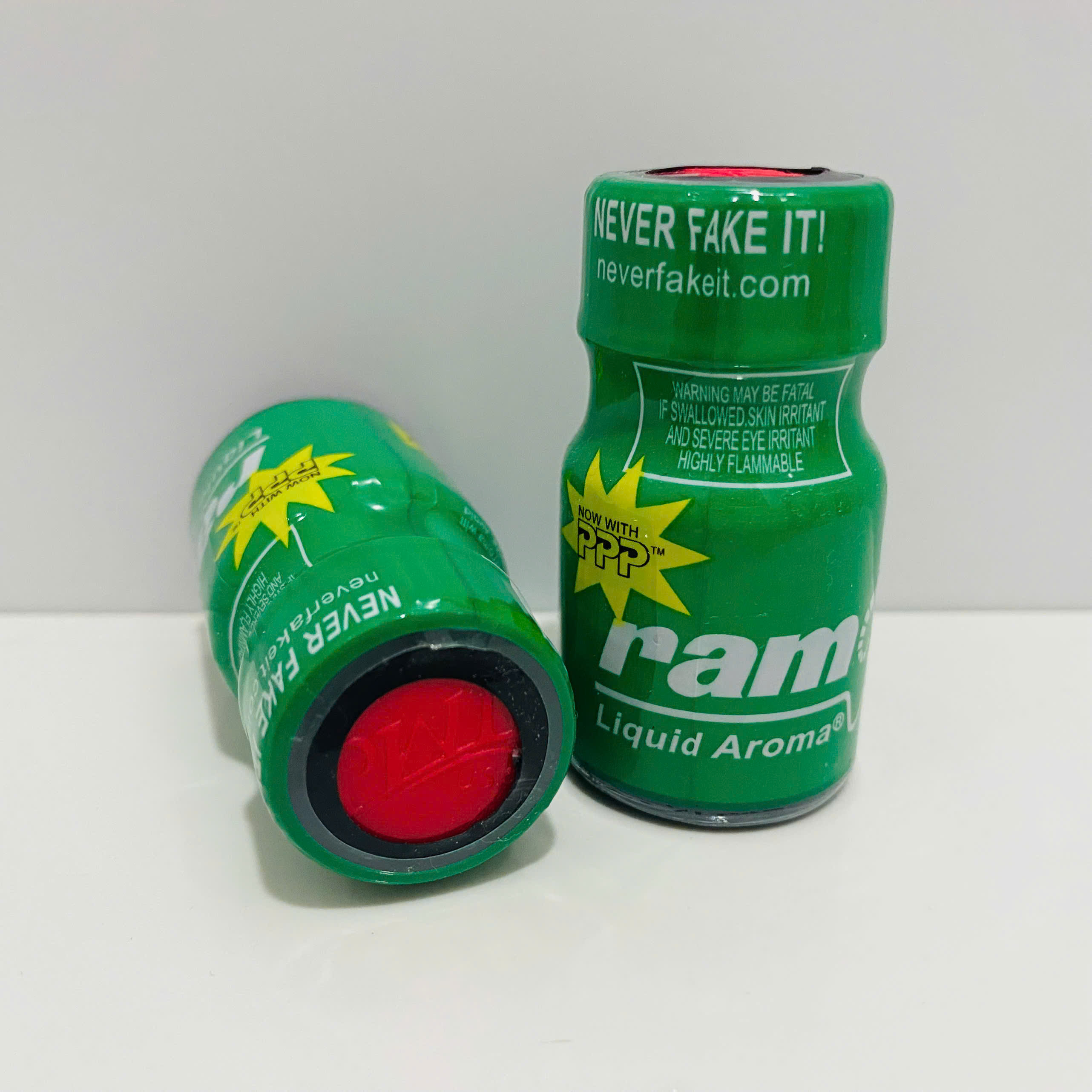 Nước Ngửi Tinh Dầu Popper Ram Aroma USA 10ml – Kích Thích Hưng Phấn Nhanh Cho Top Bot Nước Ngửi Tinh Dầu Popper Ram Aroma USA 10ml – Kích Thích Hưng Phấn Nhanh Cho Top Bot