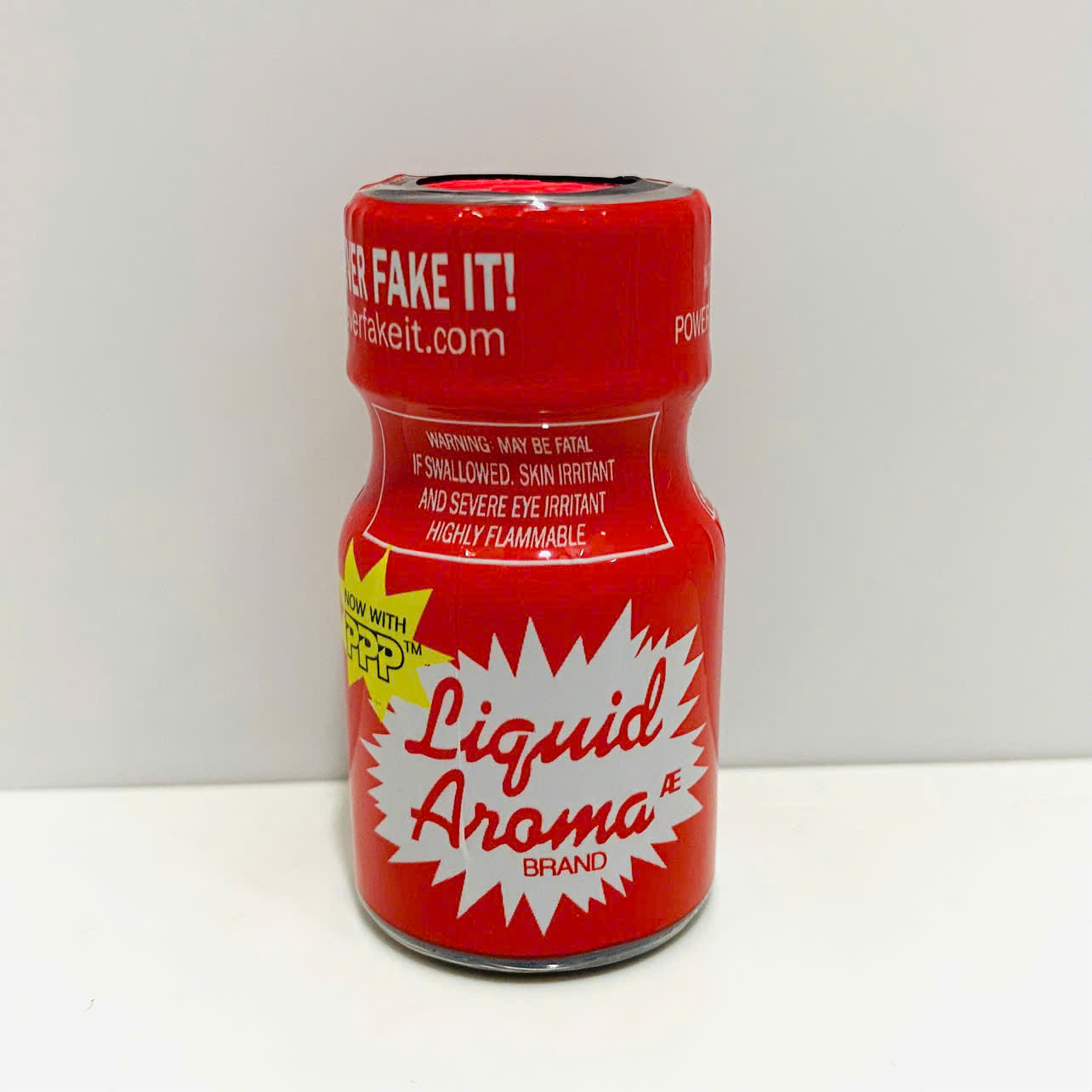 Phân Phối Tinh dầu hít Popper Liquid Aroma USA 10ml – dòng popper mạnh, lên nhanh, được ưa chuộng nhất. Kích dục mạnh, hỗ trợ quan hệ cửa sau không đau. Mua ngay tại SextoyShop247